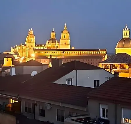 Hotel Vivienda Con Desayuno. En El Cielo De